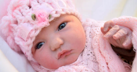 4 week baby crying all the time